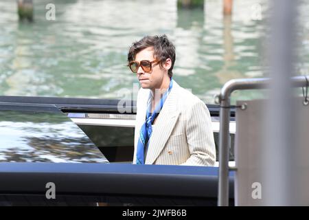 Venise, Italie. 05th septembre 2022. Harry Styles arrive pour le photocall de 'ne vous inquiétez pas Darling' lors du Festival International du film de Venise 79th sur 05 septembre 2022 à Venise, Italie. Credit: SIPA USA/Alay Live News Banque D'Images