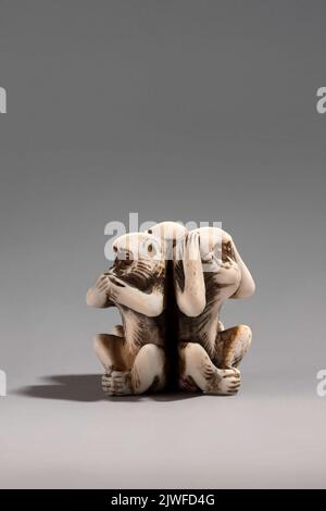 Netsuke – trois singes (sambiki-no saru). Inconnu, sculpteur Banque D'Images