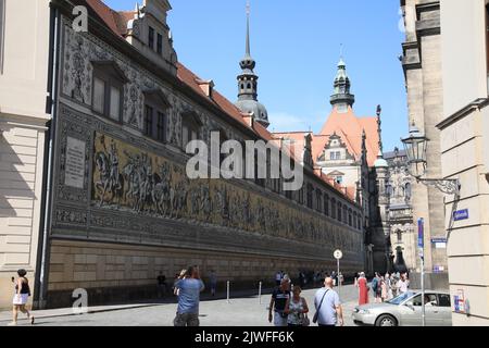 Dresde est la 12th ville la plus peuplée d'Allemagne, la quatrième plus grande par région (après Berlin, Hambourg et Cologne), et la troisième ville la plus peuplée ... Banque D'Images