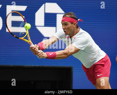 New York, GBR. 05th septembre 2022. New York Flushing Meadows US Open Day 8 05/09/2022 RAFA NADAL (ESP) quatrième tour Match Credit: Roger Parker/Alay Live News Banque D'Images