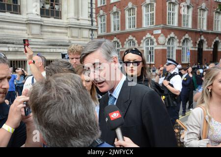 La course à la direction des Tory arrive à un chef et les députés et les membres du parti se réunissent au QEII Centre à Westminster le 5th septembre 2022 pour entendre le résultat. Banque D'Images