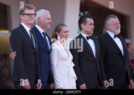 Venise, Italie. 05th septembre 2022. VENISE, ITALIE. 5 septembre 2022: Graham Broadbent, Martin McDonagh, Kerry Condon, Colin Farrell et Brendan Gleeson à la première de 'The Banshees of Inisherin' au Festival International du film de Venise 79th. Photo: Kristina Afanasyeva/Featureflash crédit: Paul Smith/Alay Live News Banque D'Images