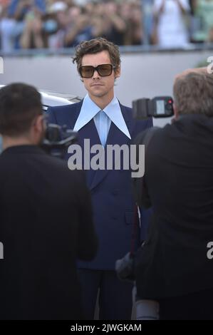 Venise, Italie. 05th septembre 2022. Harry Styles assiste au tapis rouge « Don't Worry Darling » au Festival international du film de Venise 79th sur 05 septembre 2022 à Venise, en Italie. Crédit : UPI/Alay Live News Banque D'Images