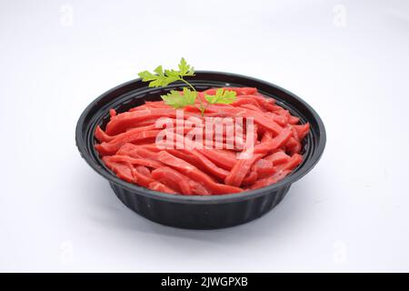 plat gris de viande de shawarma cru fond blanc isolé Banque D'Images