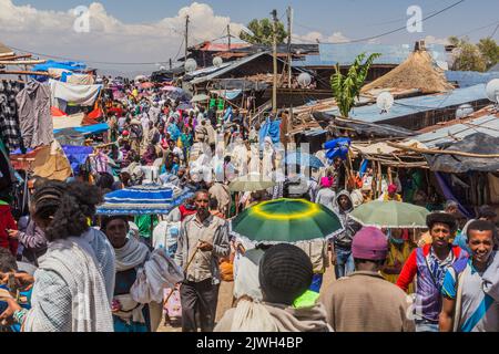 LALIBELA, ETHIOPIE - 30 MARS 2019 : foules au marché du samedi à Lalibela, Ethiopie Banque D'Images