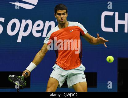 New York, GBR. 05th septembre 2022. New York Flushing Meadows US Open Day 8 05/09/2022 Carlos Alcaraz (ESP) quatrième tour Match Credit: Roger Parker/Alay Live News Banque D'Images