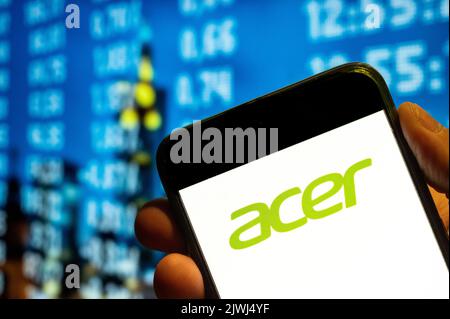 Dans cette illustration, le logo Acer de la multinationale taïwanaise du matériel et de l'électronique s'affiche sur l'écran d'un smartphone. Banque D'Images