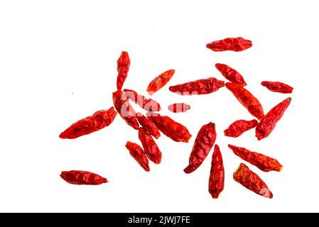 Piments entiers maison séchés au soleil utilisés dans de nombreuses cuisines comme une épice pour ajouter de la chaleur aux plats Banque D'Images