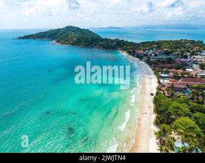 Vue aérienne de la plage de Haad Rin ou de Hat Rin à Ko Pha Ngan, Thaïlande Banque D'Images