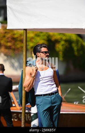 Venise, Italie. 04th septembre 2022. Mariano Di VAIO est vu lors du Festival International du film de Venise 79th sur 04 septembre 2022 à Venise, Italie. Crédit : Agence photo indépendante/Alamy Live News Banque D'Images