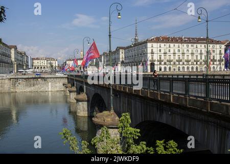 Ponte Vittorio Emanuele I et le fleuve po à Turin, Italie Banque D'Images