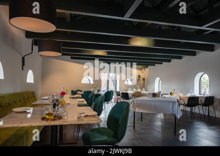 Meppel, Overijssel, pays-Bas, 20 07 2022 - aménagement intérieur d'un restaurant local Banque D'Images