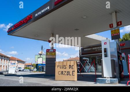 Une station Total Energies avec un PANNEAU PLUS DE GAZOLE, à Montauban, en France, sur 6 septembre 2022. Photo de Patricia Huchot-Boissier/ABACAPRESS.COM Banque D'Images