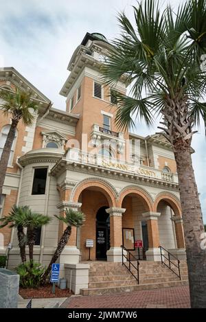 Le palais de justice du comté de Suwannee a été construit en 1904 en briques. Situé à Live Oak, Floride, près de la rivière Suwannee. Banque D'Images