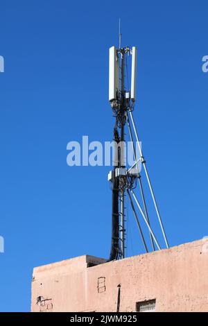 Station de base au Maroc. Émetteurs de téléphones portables à Rabat, Maroc. Banque D'Images