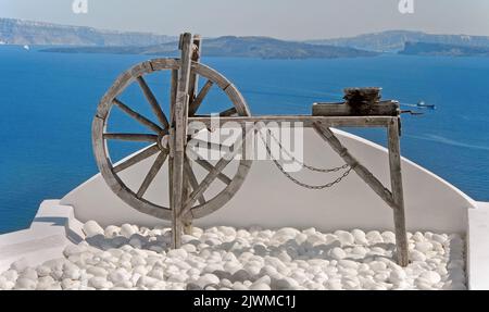 Roue qui tourne à Oia, île de Santorini, Grèce Banque D'Images