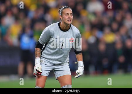 6th septembre 2022 ; Allianz Stadium, Sydney, Nouvelle-Galles du Sud, Australie ; International football amical, Australie contre Canada: Kailen Sheridan du Canada regarde de près jouer Banque D'Images