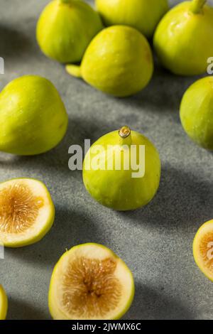 Matières organiques vert Figs prêt à manger Banque D'Images
