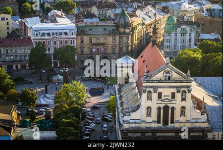 Vue depuis le haut de l'hôtel de ville de Lviv Banque D'Images