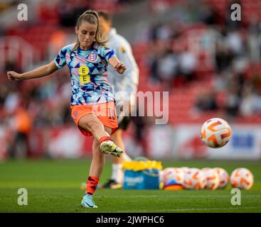 Stoke, Staffordshire, Royaume-Uni. 6th septembre 2022 ; Bet365 Stadium, Stoke, Staffordshire, Angleterre ; Coupe du monde féminine de la FIFA 2023 Angleterre contre Luxembourg: Ella Toone d'Angleterre pendant l'échauffement crédit: Action plus Sports Images/Alamy Live News Banque D'Images