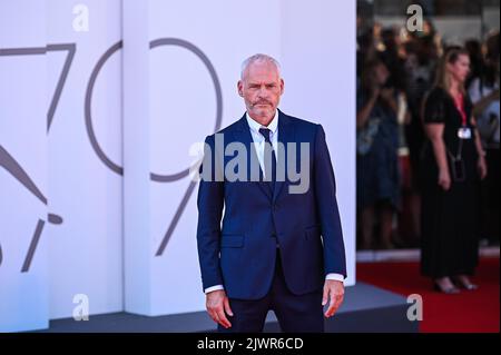 Venise, Italie. 05th septembre 2022. Le réalisateur britannique Martin McDonagh assiste au tapis rouge « les Banshees of Inishenin » au Festival international du film de Venise 79th sur 05 septembre 2022 à Venise, Italie crédit : Agence de photo indépendante/Alamy Live News Banque D'Images