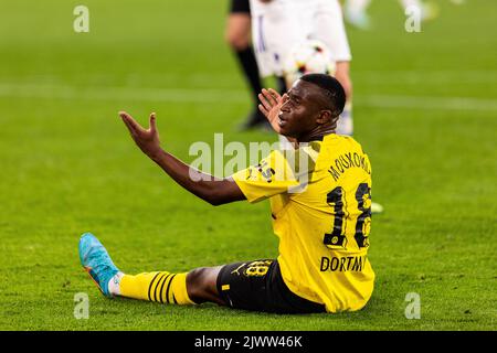 Dortmund, Allemagne. 06th septembre 2022. Youssoufa Moukoko (18) de Dortmund vu lors du match de la Ligue des champions de l'UEFA entre Dortmund et le FC Copenhague au parc signal Iduna à Dortmund. (Crédit photo : Gonzales photo/Alamy Live News Banque D'Images