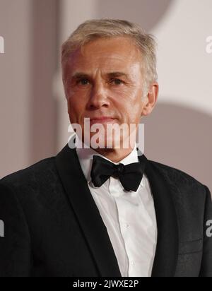 Venise, Italie. 06th septembre 2022. Christoph Waltz assiste au tapis rouge Death for A Dollar au Festival international du film de Venise 79th sur 06 septembre 2022 à Venise, en Italie. Credit: SIPA USA/Alay Live News Banque D'Images