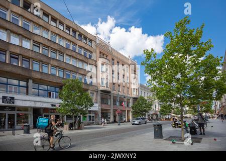 Lodz, Pologne - 7 août 2022: Rue Piotrkowska à Łódź, Pologne Banque D'Images