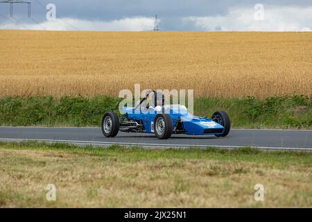 Voiture de course historique à la présentation de la Ziegenrücker Bergrennen 10th entre Ziegenrück et Liebschütz, Thuringe, Allemagne, Europe Banque D'Images