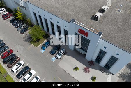 Une photo aérienne au-dessus d'un immeuble de bureaux de 3M vu pendant la journée. Banque D'Images