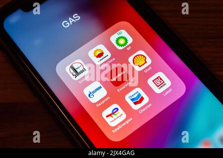 Icônes populaires de la compagnie de gaz sur iPhone. Sinopec, PetroChina, BP plc, Gazprom, ExxonMobil, Shell plc, TotalEnergies, Chevron Corporation et Lukoil. Banque D'Images