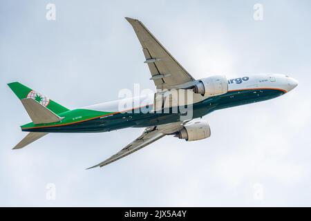 EVA Air Cargo Boeing 777 survolez l'aéroport international Hartsfield-Jackson d'Atlanta à Atlanta, Géorgie. (ÉTATS-UNIS) Banque D'Images