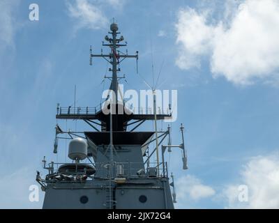 Tour radar sur un porte-avions de navire de guerre de la Marine thaïlandaise Banque D'Images