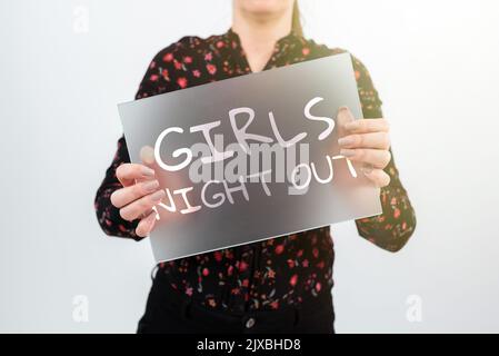 Affiche montrant filles nuit Outlibre et mentalité libre aux filles dans l'ère moderne. Concept d'Internet libertés et la mentalité libre aux filles dans Banque D'Images