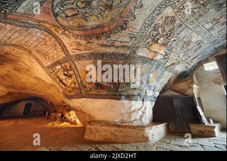 Hermitage de San Bernabé dans le complexe karstique Ojo Guareña, Monument National de Castilla León, Espagne, Europe Banque D'Images