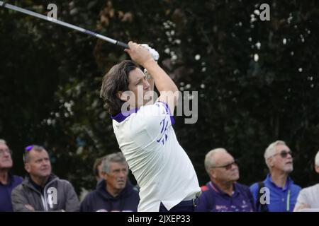 Wentworth, Surrey, Royaume-Uni. 7th septembre 2022. Vernon Kay joue tourné à la 2nd pendant le championnat BMW/PGA célébrité ProAm qui a eu lieu au club de golf Wentworth, Virginia Water, Surrey. Crédit : Motofoto/Alay Live News Banque D'Images