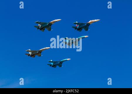 Krasnodar, Russie - 09 septembre 2012 : vacances d'aviation consacrées à l'anniversaire 100th de l'Armée de l'Air russe et à l'anniversaire 75th de la f Banque D'Images