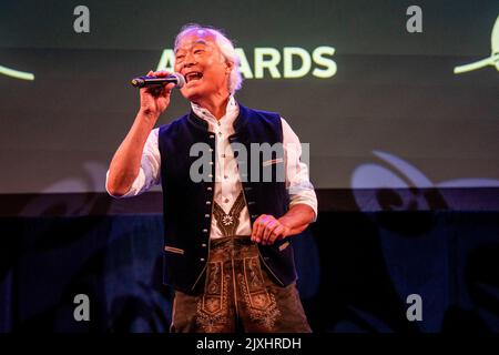 Toronto, Canada. 28th août 2022. Takeo Ischi se produit lors du Gala screening des Buffer Awards. Le Buffer Festival est le plus grand festival international de cinéma numérique. Organiser et célébrer les premières vidéo des créateurs numériques renommés d'aujourd'hui. Crédit : SOPA Images Limited/Alamy Live News Banque D'Images