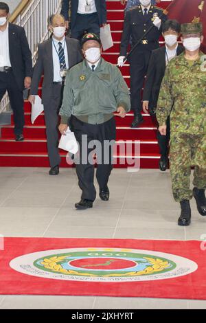 Tokyo, Japon. 07th septembre 2022. Le ministre de la Défense du Japon, Yasukazu Hamada, inspecte mercredi au quartier général du commandement de la composante terrestre, au camp d'Asaka, à Tokyo, au Japon, à 7 septembre 2022. Photo par Keizo Mori/UPI crédit: UPI/Alay Live News Banque D'Images