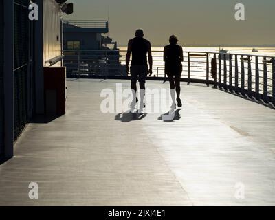 Les pistes de course à pied sont mon arme secrète et ont favorisé le tournage à bord des paquebots de croisière. Non seulement ils aident dans la lutte contre les attaques de l'v Banque D'Images