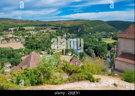 La vallée du Lot rivière voir le village de Saint Cirq Lapopie, département du Lot, France Banque D'Images