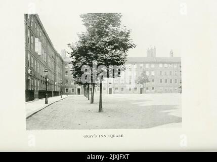 Gray's Inn Square extrait du livre « an Historical guide to London » de Taylor, George Robert Stirling Date de publication 1911 Editeur Londres : J. M. Dent & Sons, ltd.; New York, E. P. Dutton & co Banque D'Images