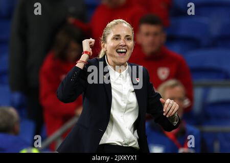 Cardiff, Royaume-Uni. 06th septembre 2022. Gemma Grainger, l'entraîneur-directeur de l'équipe féminine de football du pays de Galles célèbre après le match. Wales Women v Slovenia Women, FIFA Women's World Cup 2023 UEFA qualifier au stade de Cardiff City, au sud du pays de Galles, le mardi 6th septembre 2022. Usage éditorial seulement, photo par Andrew Orchard/Andrew Orchard sports photographie/Alamy Live News crédit: Andrew Orchard sports photographie/Alamy Live News Banque D'Images