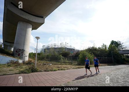 Les fans des Rangers se rendent sur le terrain avant le match F de l'UEFA Champions League au Johan Cruyff Arena d'Amsterdam, aux pays-Bas. Date de la photo: Mercredi 7 septembre 2022. Banque D'Images