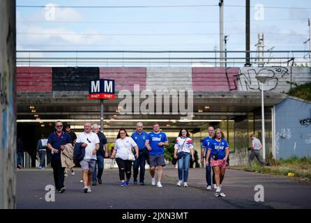 Les fans des Rangers se rendent sur le terrain avant le match F de l'UEFA Champions League au Johan Cruyff Arena d'Amsterdam, aux pays-Bas. Date de la photo: Mercredi 7 septembre 2022. Banque D'Images