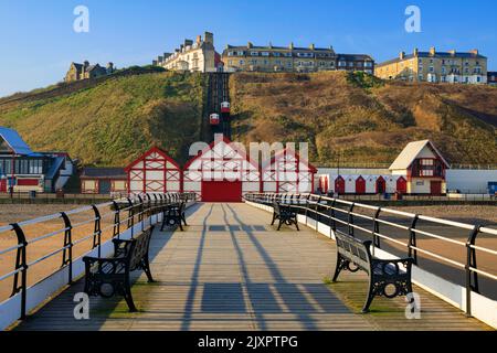 Saltburn-by-the-Sea capturé sur la jetée un matin à la fin de mars. Banque D'Images