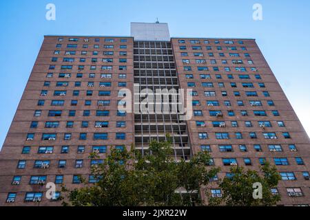 Le complexe d'appartements NYCHA Fulton Houses à Chelsea, à New York, jeudi, 1 septembre 2022. (© Richard B. Levine) Banque D'Images