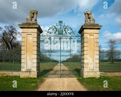 L'entrée de Grantham se trouve à Belton Park et le domaine de Belton House, Grantham, Lincolnshire, Angleterre, Royaume-Uni Banque D'Images