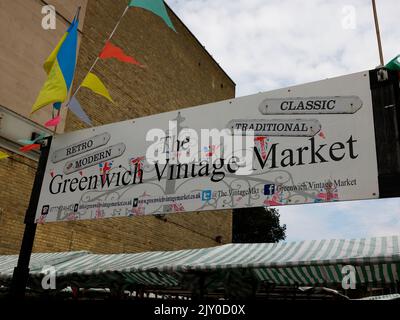 Bannière et panneau du Greenwich Vintage Market, Londres, Royaume-Uni. Banque D'Images