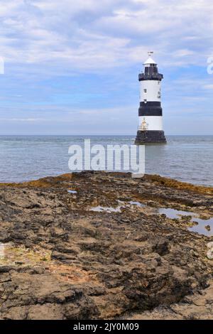 Penmon Lighthouse ou Trwyn du Lighthouse, Penmon, île d'Anglesey, Ynys mon, pays de Galles du Nord, ROYAUME-UNI. Banque D'Images